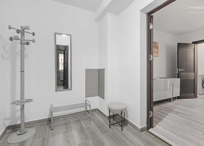 Apartment The Blue Haven - Chic 1-bedroom With Balcony Bucharest